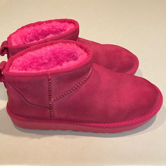 UGG ULTRA MINI Boots Booties Dark Peony GUC Womens Sz 6 - Picture 9 of 13